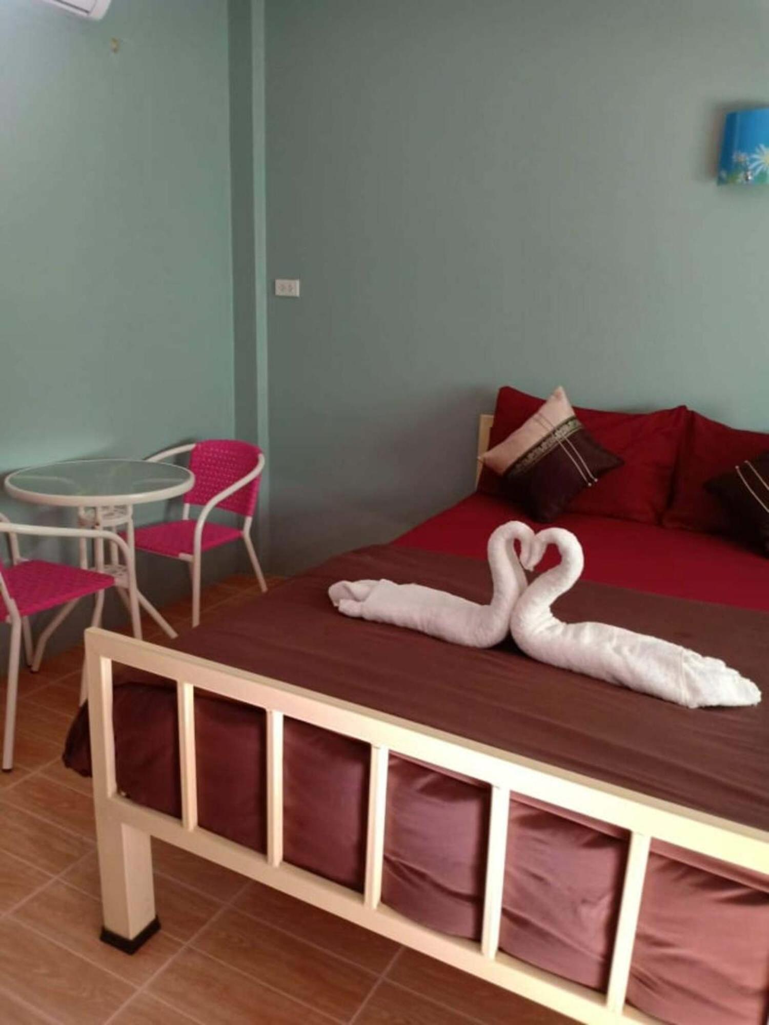 Chandra Hostel Tau-sziget Kültér fotó