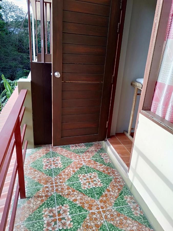 Chandra Hostel Tau-sziget Kültér fotó